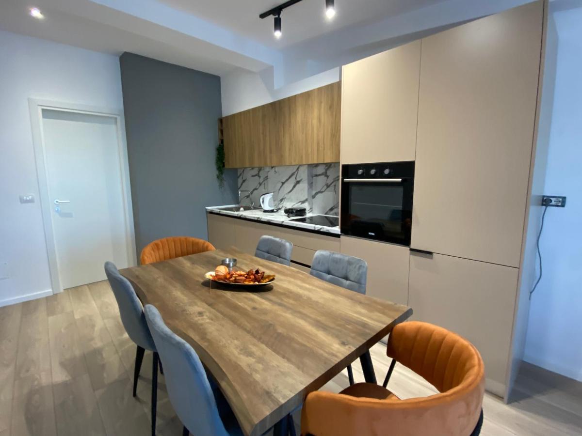 Brand New Apts Located At The City'S Main Square-100 Mbs Wifi Дуррес Экстерьер фото