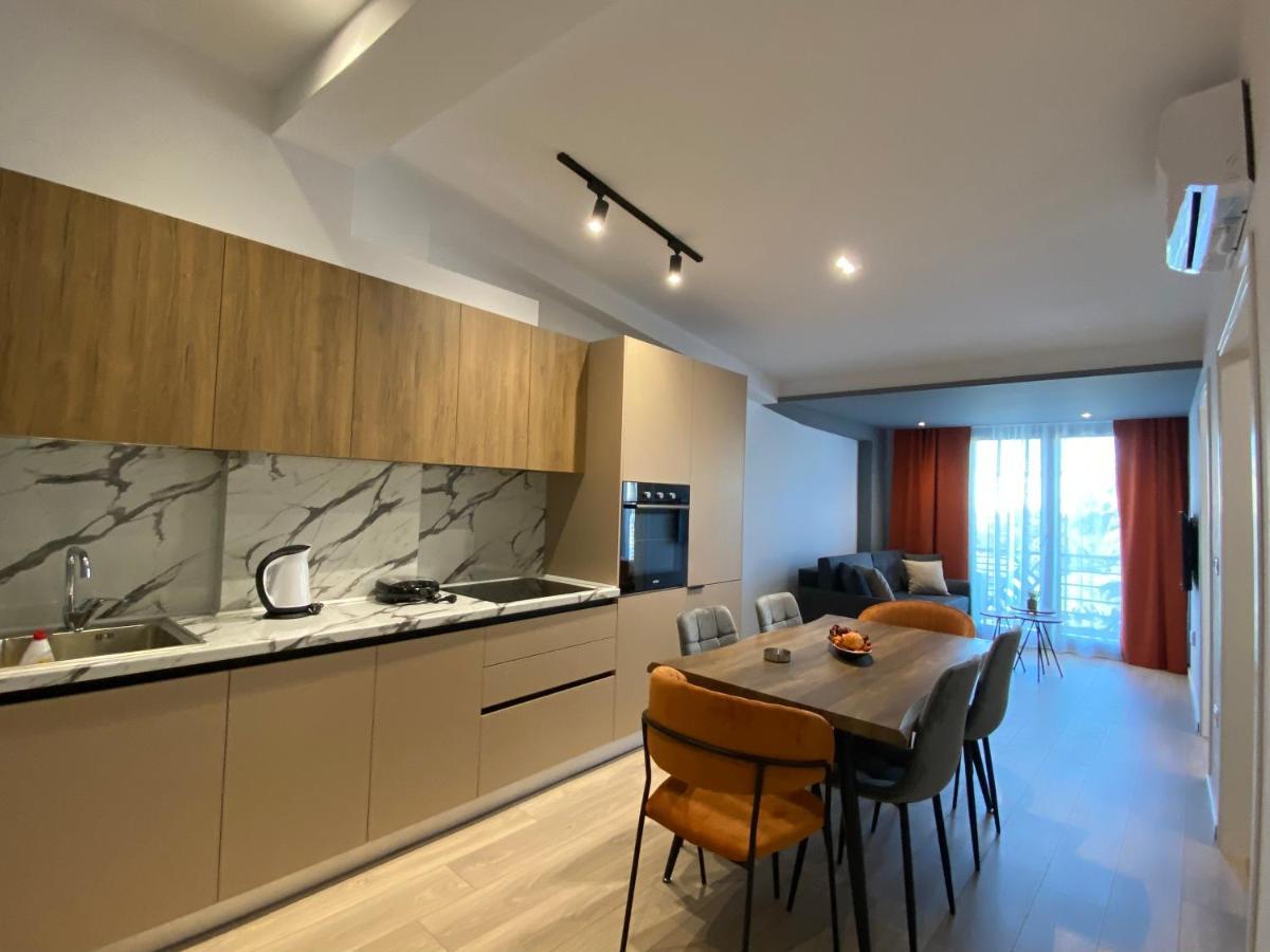 Brand New Apts Located At The City'S Main Square-100 Mbs Wifi Дуррес Экстерьер фото