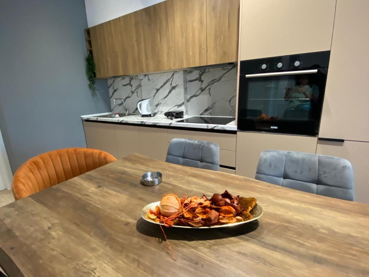 Brand New Apts Located At The City'S Main Square-100 Mbs Wifi Дуррес Экстерьер фото