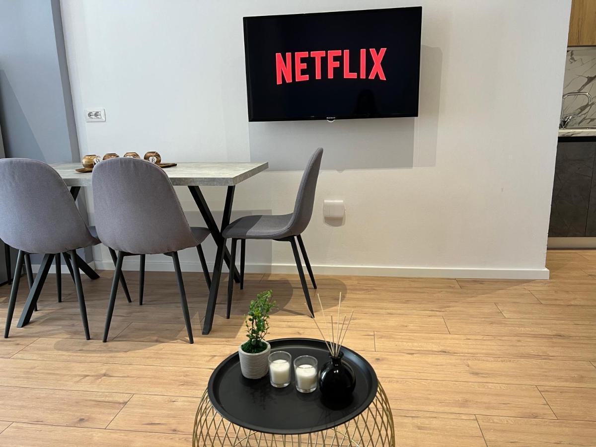 Brand New Apts Located At The City'S Main Square-100 Mbs Wifi Дуррес Экстерьер фото