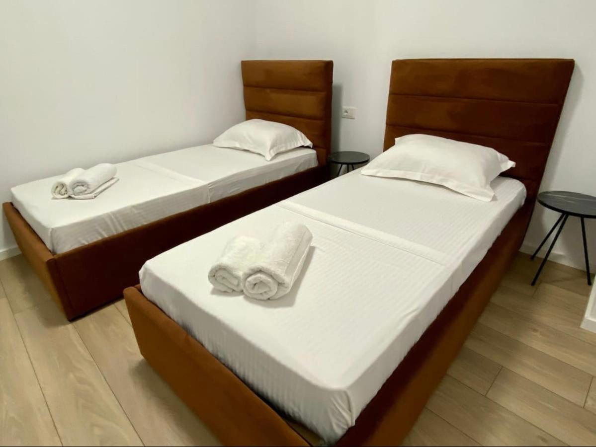 Brand New Apts Located At The City'S Main Square-100 Mbs Wifi Дуррес Экстерьер фото