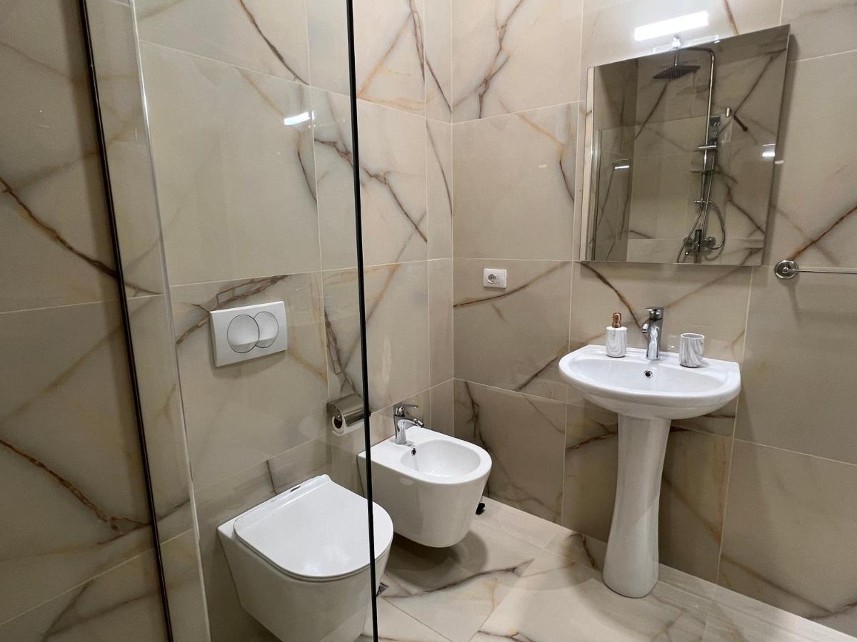 Brand New Apts Located At The City'S Main Square-100 Mbs Wifi Дуррес Экстерьер фото